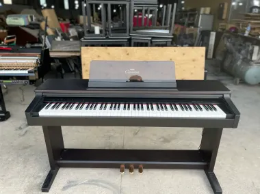 Yamaha CLP 123 