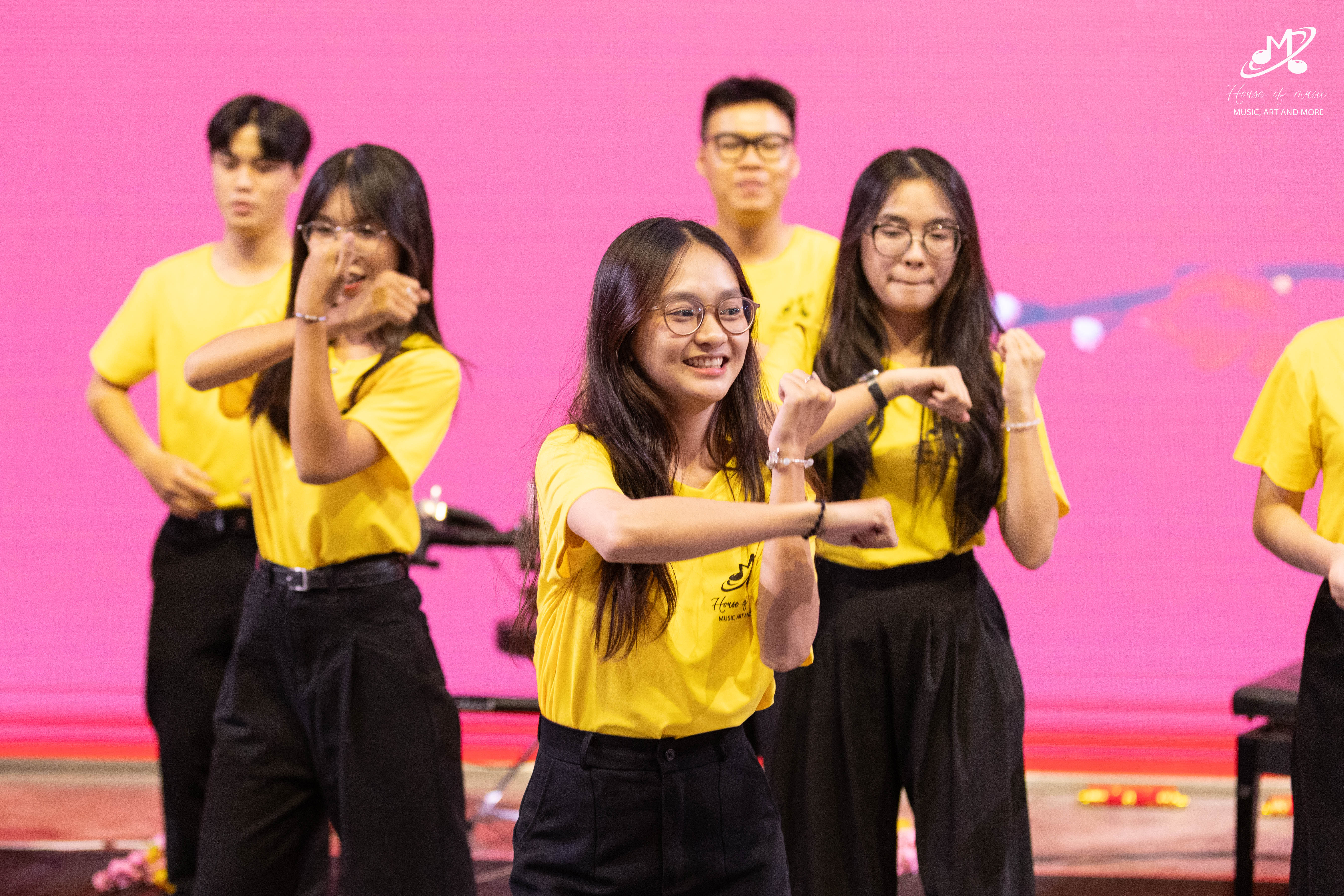 Fashion Luxury Plaid Pattern Genuine Leather Belt Men Women European