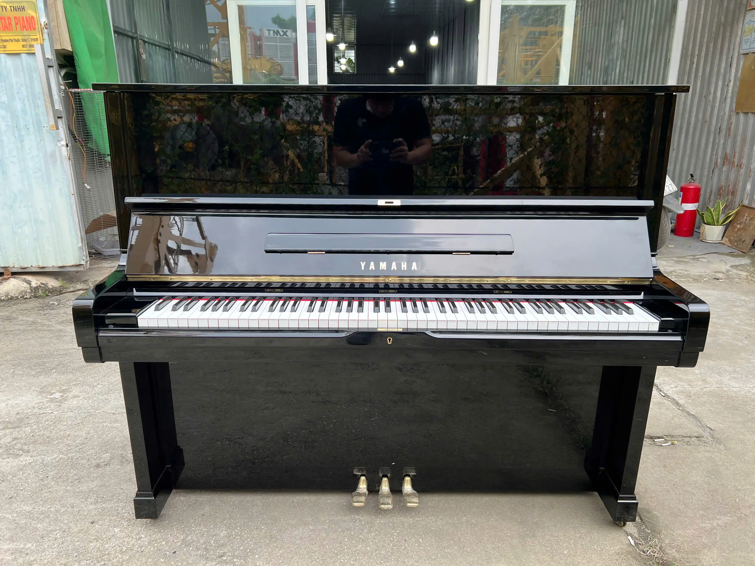 Yamaha U2H